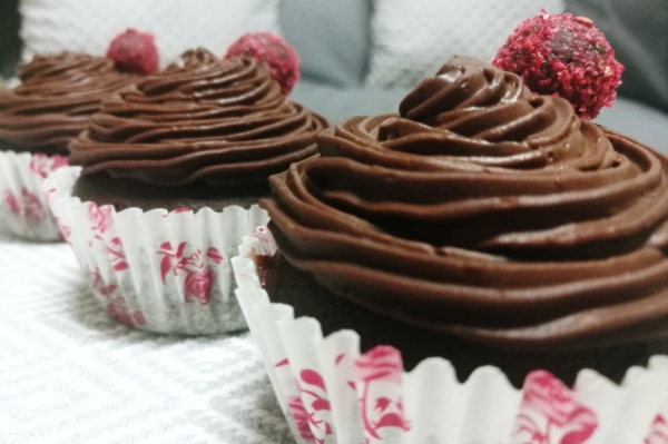 Čokoládové cupcakes s kávovou kuličkou
